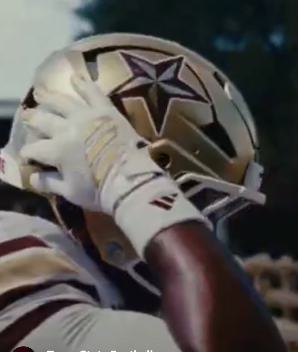 TXSTUnis's tweet photo. Here is the video showing that the star is on both sides

Imo, the dual decal helmet would be a horrid look https://t.co/8ysE9lYgQ1