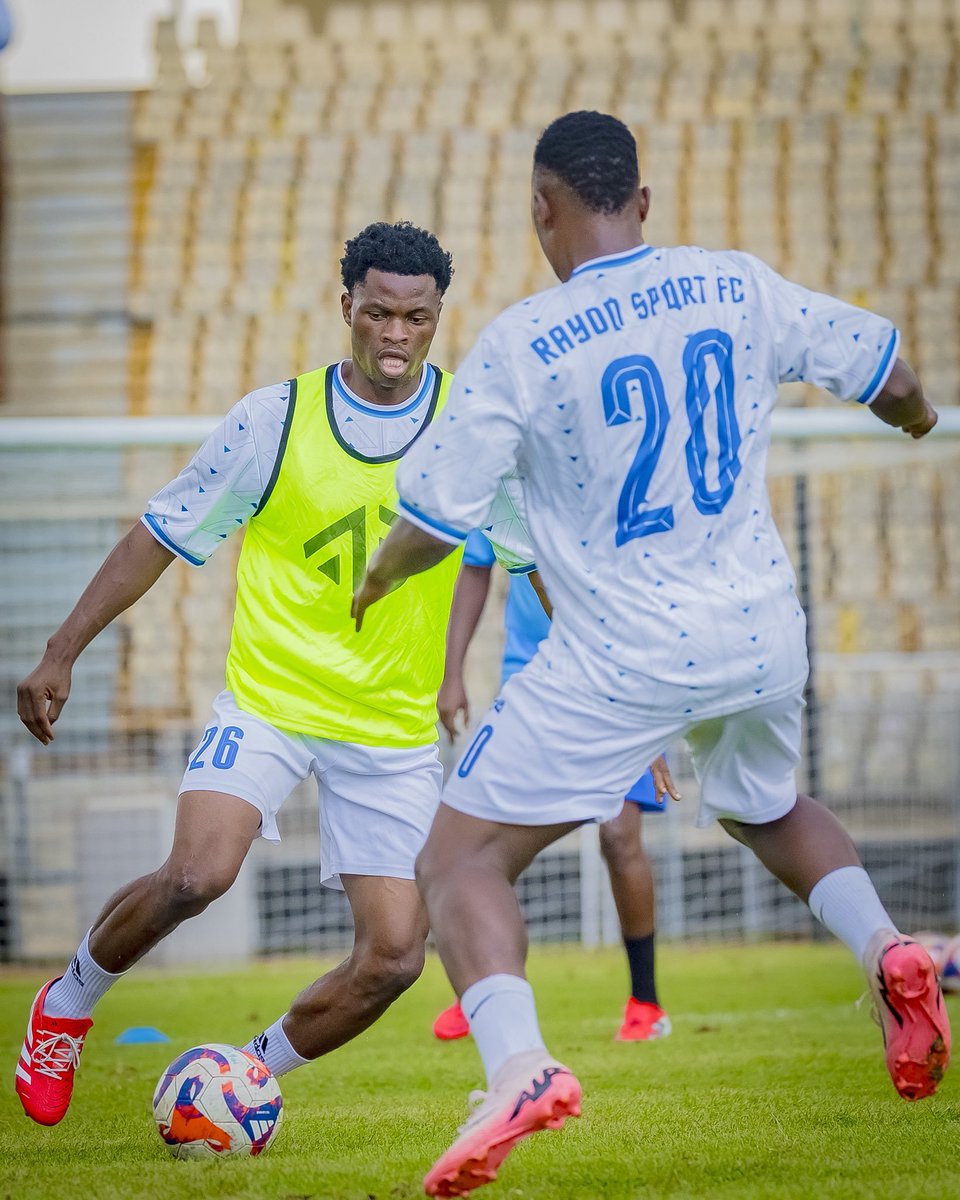 claver_kaz71345's tweet photo. Rayon Sports yasoje  imyitozo ya nyuma yiteguro Urugamba ejo Saa Kumi nimwe zo mu Rwanda.

Nta gihindutse Umukino tuza wukurikira Live kuri Rayon Sports Plus TV.

Rayon Sports izatsinda bingahe? https://t.co/0W1RrE8qaM