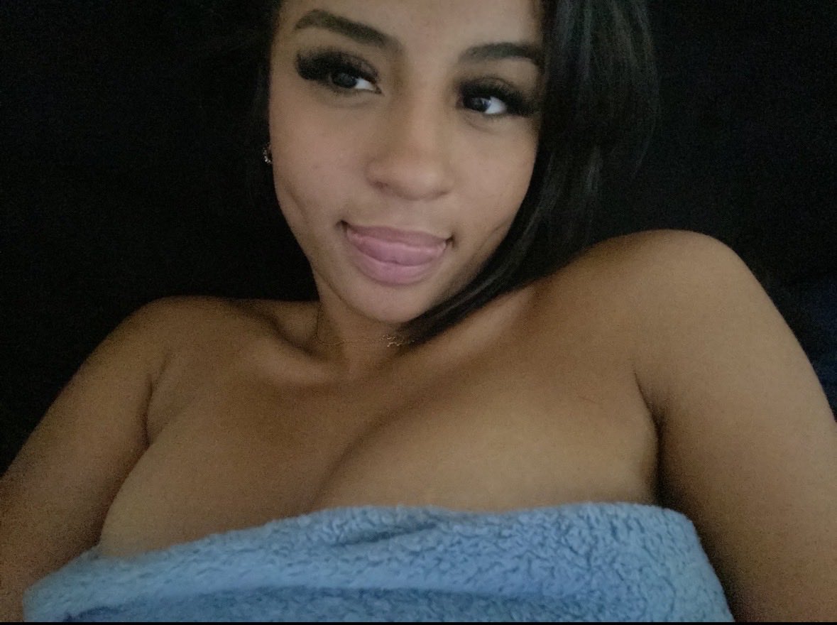mscandyapple559's tweet photo. Good morning.. Come spend that shii on me daddy..😉 Seafood boil sounds good rnn.🥵🤭 #fresno #visalia #tulare #freak #booty #titty #559meets #madera #centralvalley https://t.co/HafyjOCqEE
