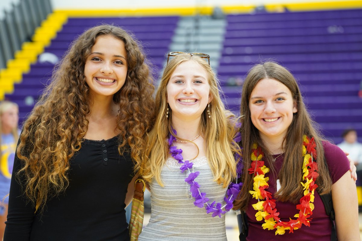 oconschools's tweet photo. Welcome, #ClassOf2030! ππ¦
Our OHS freshmen kicked off their first day with LINK Crew, learning the ropes, making new connections and getting fired up at a pep rally! ππ
Loud, proud and ready for game day! ππ£#OconPride #OconDriven https://t.co/NeQmKwVaKW