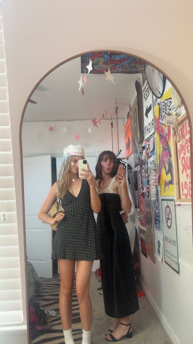 prettycosette2's tweet photo. hi look at this princess. #cantaffordme #prettygirls https://t.co/AarxdktuxT
