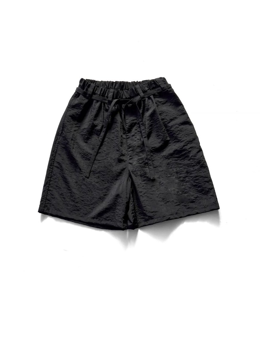 jin__tonic's tweet photo. 最近買ってよかったもの

im men コットンブルゾン
ty シルクナイロンタフタショーツ

実物を着ないとわからないけど風合いとか着たのシルエットがとても今の気分

tyは福井で130年くらい歴史のある坪由織物のファクトリーブランドで、生地がとても好み https://t.co/MLuGykmcRU