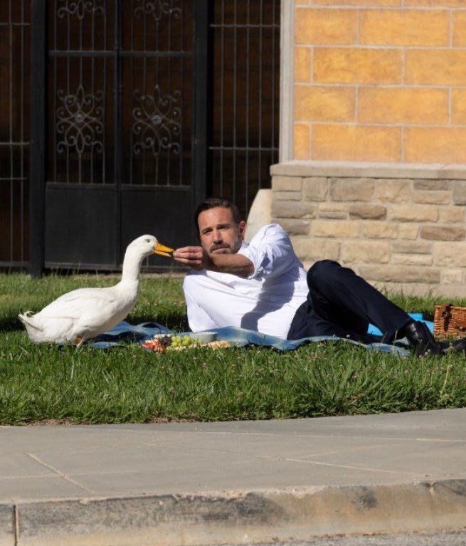 ChiaraBlood's tweet photo. Imagine hating him and this is him during the day https://t.co/8p1Z8SmhFs