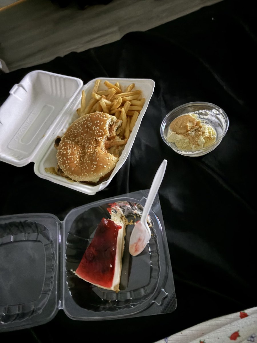0lbgod's tweet photo. for context i was having heart palps so bad all day and felt js weak asl and could NOT stomach shit i got so fried and still this is as far as i got like 6 fucking bites i wanna be skinny not dead wtf mang https://t.co/brNBEakieQ