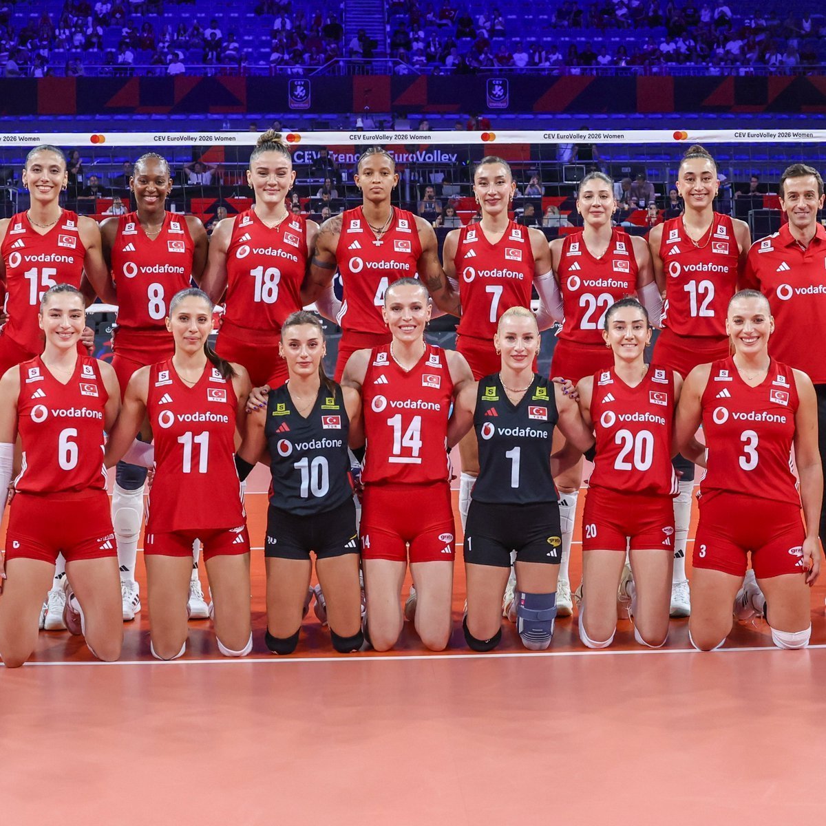 volleyland_'s tweet photo. Filenin Sultanları Avrupa Şampiyonası'nda Yarı Finalde

🇹🇷TÜRKİYE vs SIRBİSTAN🇷🇸
5 Eylül Cumartesi - 19.00 https://t.co/1qSSsxaoos