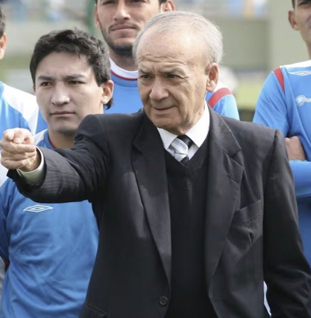 AndresKocka's tweet photo. @AZULDeCorazon14 Vaya complicación, @Victor_VelRan 

#FueraCata https://t.co/XlUj2T2iAg