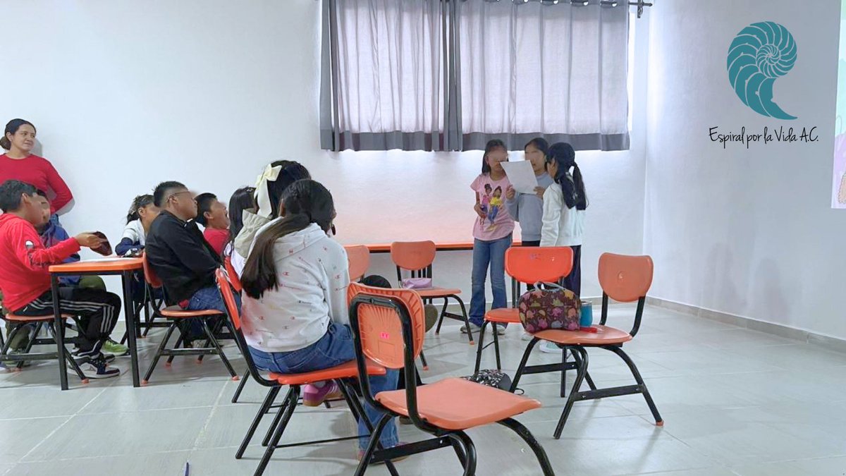 EspiralAC's tweet photo. En Capulálpam de Méndez realizamos el taller "Roles y Estereotipos de Género" con niñas y niños. Dialogamos sobre cómo los estereotipos afectan su día a día y cómo construir espacios más libres e igualitarios.💜
#NiñezLibre #DerechosDeLaNiñez #IgualdadDeGénero https://t.co/ZXPx5GdmT0