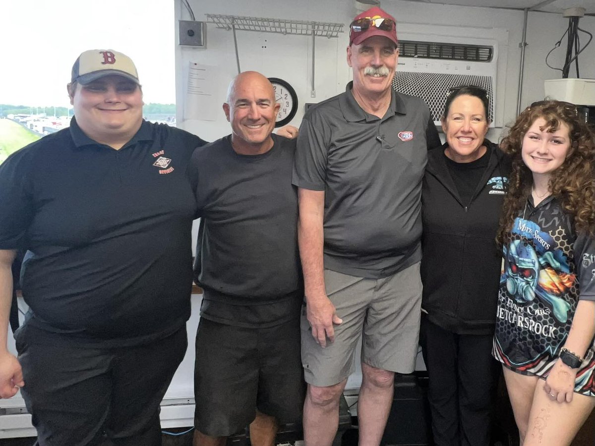 NorbertMannogs's tweet photo. Look who we ran into at New England Dragway &amp; Motorsports Park! Alan Reinhart kept us entertained all weekend, and 19-year-old Seth Noble is seriously talented. The sky’s the limit, kid! https://t.co/uzYWV2QmFK