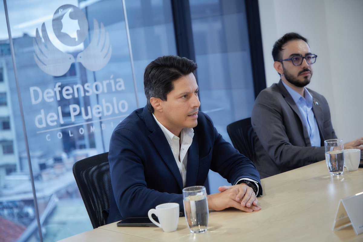 DefensoriaCol's tweet photo. La reunión también permitió destacar el vínculo histórico y misional entre las personerías de Colombia y la Defensoría del Pueblo, que comparten responsabilidades en la defensa de los derechos humanos y la promoción de una ciudadanía activa. Nuestra participación en la Asamblea General será, además, una oportunidad para afianzar este trabajo conjunto.

La Asamblea contará con autoridades y conferencistas nacionales e internacionales y será un espacio para intercambiar experiencias, reflexionar sobre los desafíos territoriales y fortalecer la articulación en torno a la defensa de los derechos y la construcción de ciudadanía.
