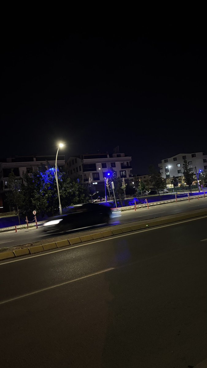 sakingorl's tweet photo. @jesafarin bu arabayı bil kolaysa https://t.co/okiUUfGBdc