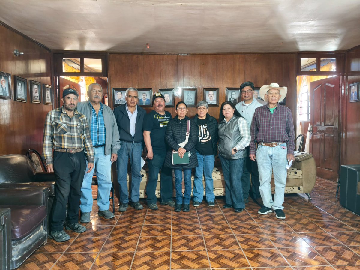 CONAFOR's tweet photo. Durante la capacitación aprendieron a recolectar, preparar y cuidar semillas nativas de la región, sentando las bases para la creación de un vivero comunitario. 🌳🌱 https://t.co/u9oMSobWq5