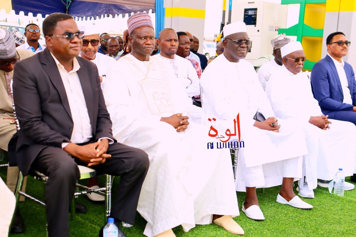 hawa8yas's tweet photo. Star Oil étend son réseau au #Tchad ⛽Inauguration d'une 22e station-service à Djabaliro (10e arr de #NDjamena )pour un investissement de 500 millions #FCFA
Un pas de plus pour la proximité énergétique et les services aux usagers🇹🇩👏🏽
#Tchad #StarOil #Énergie #Djabaliro #Économie https://t.co/I9EH2Cl801