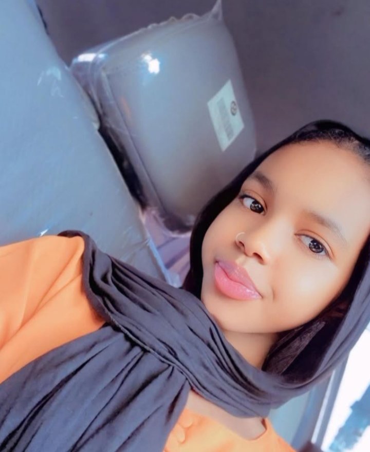 Shakutii_'s tweet photo. I need a poor boyfriend any One?💔 https://t.co/XgWxfmc2PY