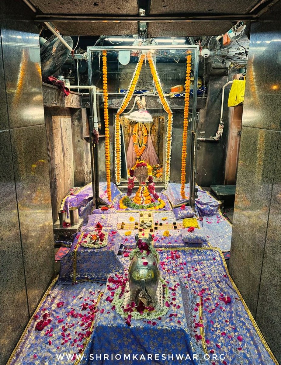 OmkarJyotirling's tweet photo. 🚩जय ओंकार जी🚩
द्वादश ज्योतिर्लिंग में चतुर्थ, श्री ओंकारेश्वर में ओंकार महाराज के शयन दर्शन।
भाद्रपद कृष्ण पक्ष षष्ठी स. 2082 गुरुवार दिनांक-03/09/26
वेब-https://t.co/cOFsHLEZaw
हेल्प-8989998686(8AM-8PM)
#omkareshwar #ओम्कारेश्वर https://t.co/cChIkS6uaV