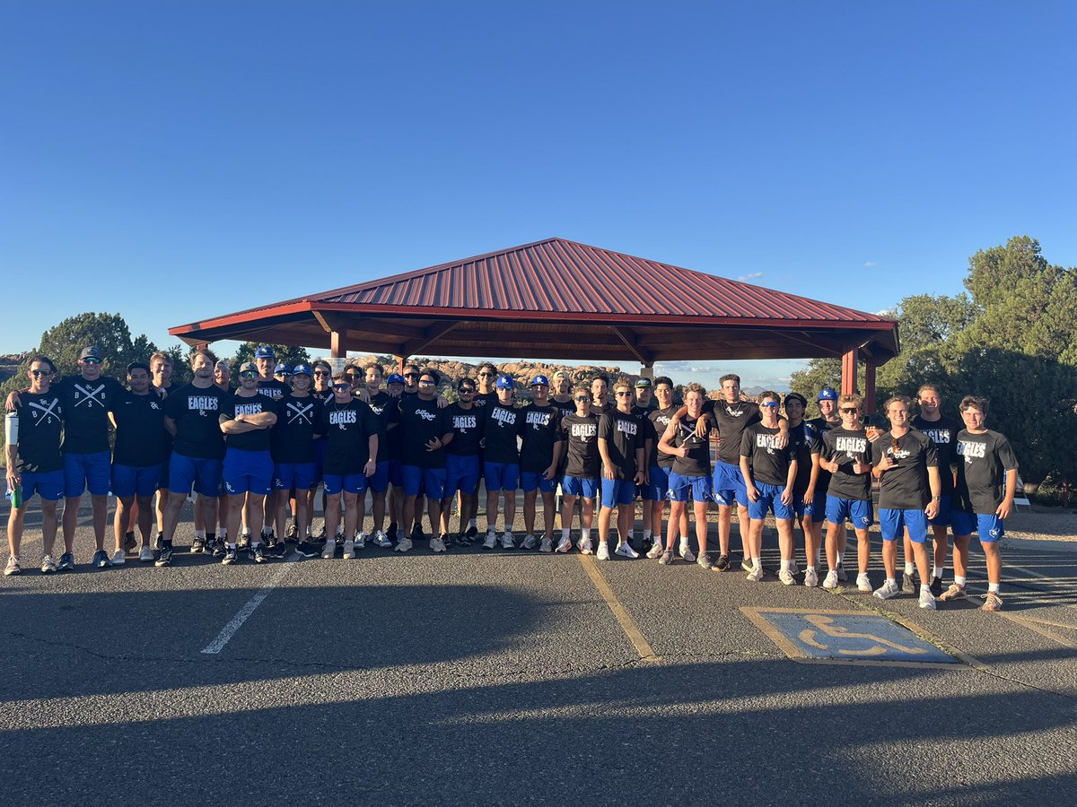 erau_baseball's tweet photo. Hike 2 ☑️

The Boys enjoyed a great hike around Watson Lake Wednesday afternoon 😎⚾️🦅🤙🏼

#onerope #eagles #family #baseball #hiking https://t.co/ac7BBZ9MkM