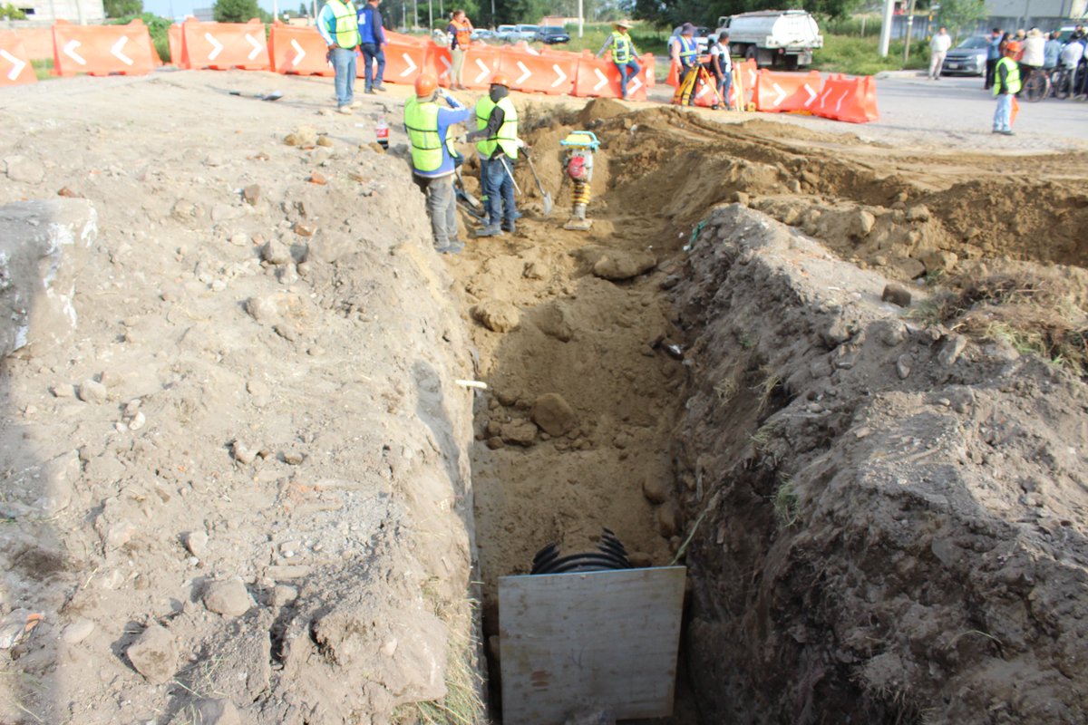 RebecaBanuelos_'s tweet photo. 💧 El saneamiento del Río Atoyac no se detiene.

Supervisamos obras en Huejotzingo y San Martín Texmelucan junto a CONAGUA, el Comisionado Presidencial y autoridades municipales.

Sumando esfuerzos, seguimos trabajando 

#PorAmorAPuebla  #PensarEnGrande. https://t.co/bG3LOdxpnw