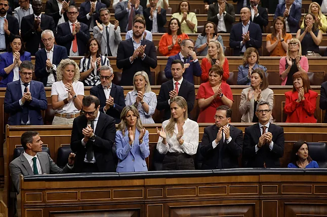 MonsieurSansFoy's tweet photo. Margarita está sentada
porque está ya amortizada,
pero no penséis por esto
que es menos zorra que el resto. https://t.co/VO4kxutfxw