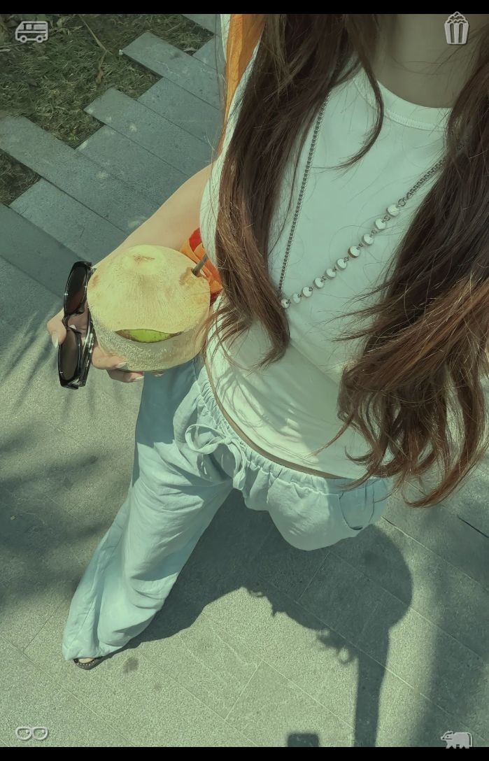 UnTalMiki's tweet photo. As they arrived at the pop-up shop, the queue wound around the block, yet Lila and Mia were unfazed—they happily discussed their top style picks while in line, arguing over which jeans reigned supreme: high-waisted or low-rise (Lila was a devoted advocate for high-waisted). https://t.co/dSLzs4CAlt