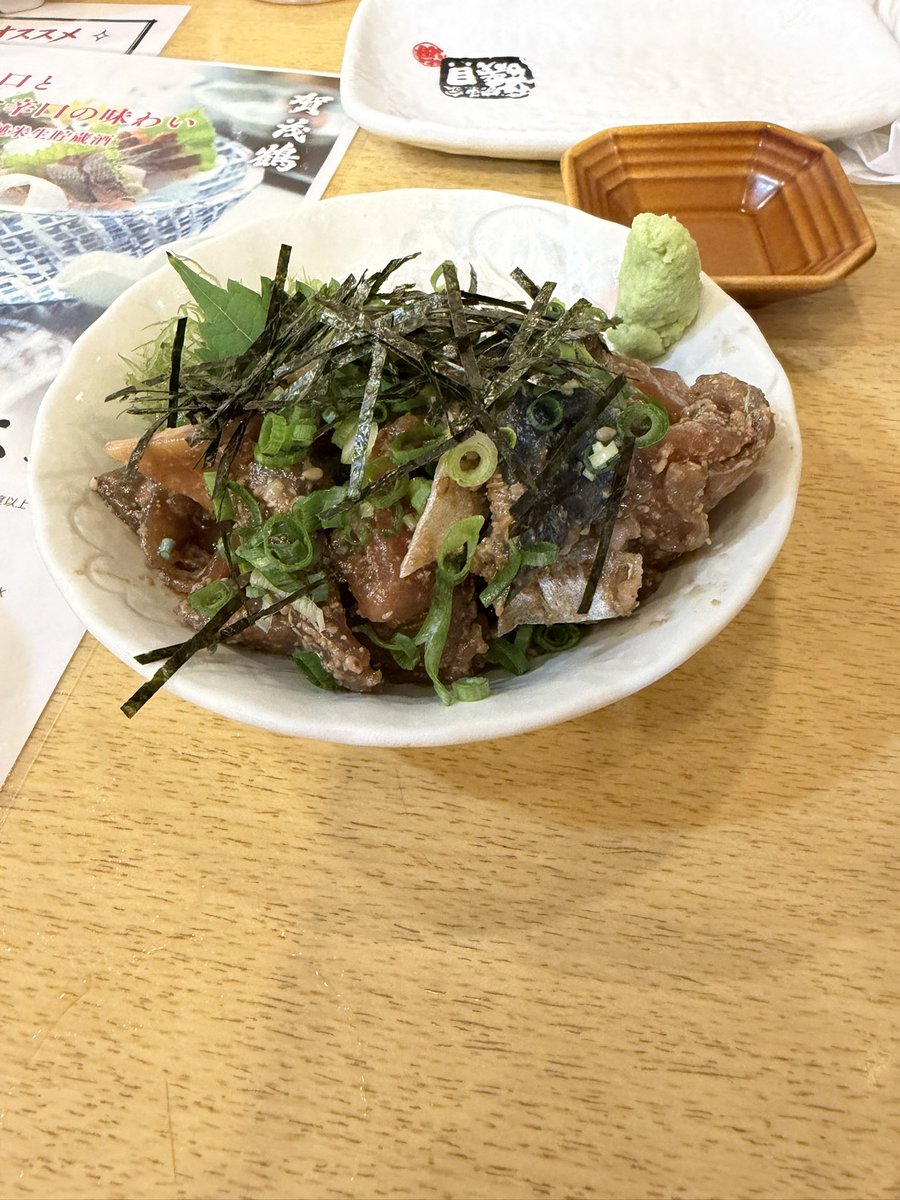 ssacademic's tweet photo. ここぞとばかりにとんこつらーめんやゴマサバを食べるなどしました。 https://t.co/yZpvL62ttJ