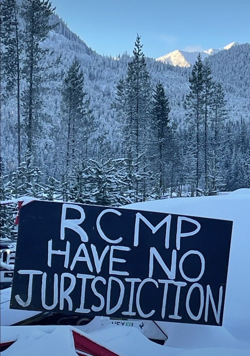 JimMcMurtry01's tweet photo. You pay taxes and have rights but your politicians are giving Canada to welfare tribes that tell you to get off what is now their land if you want to be safe. https://t.co/4f4EaD2hEe