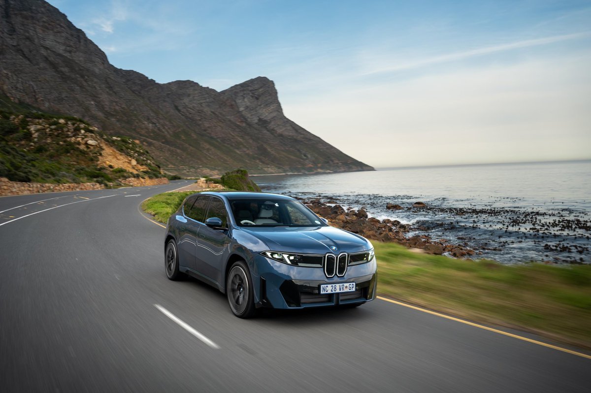 YMusi007's tweet photo. I’ll be spending the next couple of days with BMW South Africa, launching the fully-electric iX3. Neue Klasse, which has a claimed range of +800km https://t.co/ukITbEAUqi