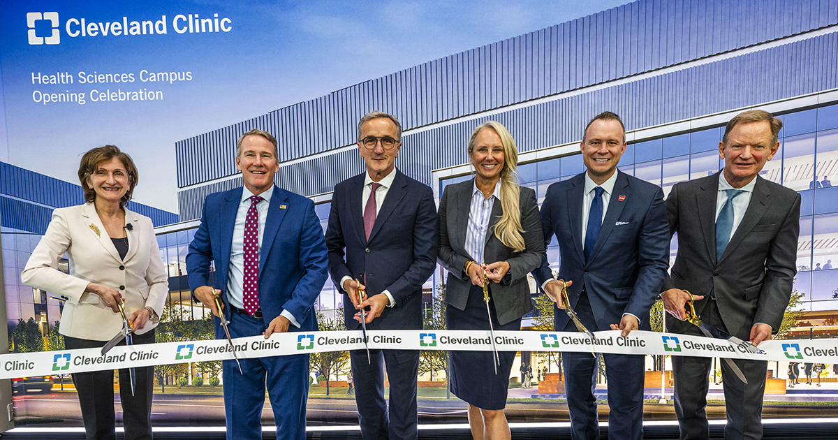 ClevelandClinic's tweet photo. A historic investment in research. A brighter future for Ohio.
We are celebrating the opening of two new state-of-the-art research buildings on our Main Campus.
The buildings will house more than 700 employees and nearly 30 laboratories.
Read more: https://t.co/Bkke7Q3zvL

@JobsOhio
