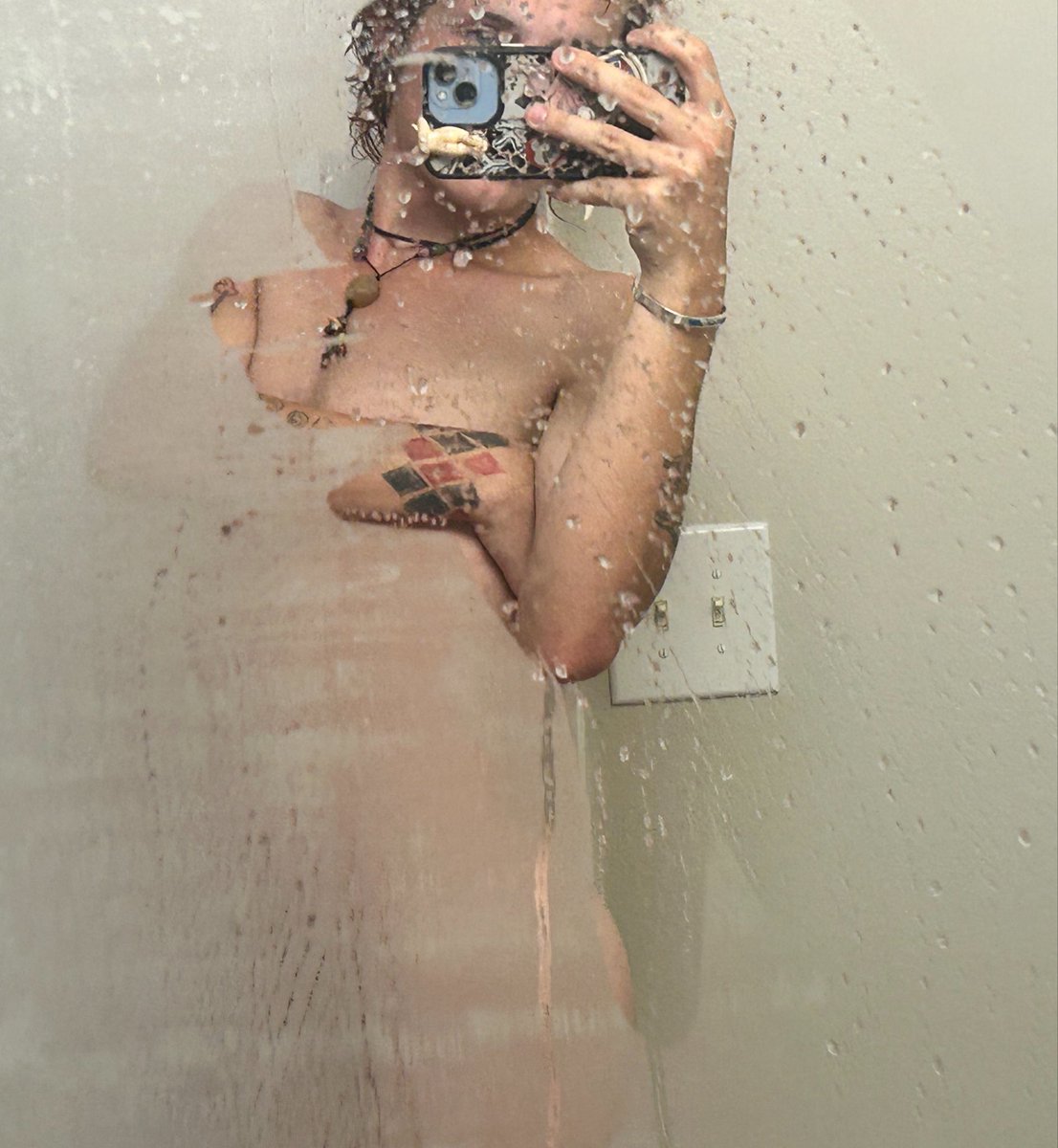 mistressredV's tweet photo. If you’re a finsub looking for a trans dom follow me:b

Transgender • finsub • findom • femdom • Dominatrix https://t.co/sNonI7E12D