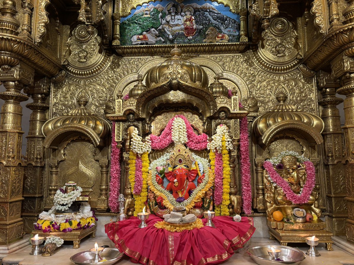 SVTMumbai's tweet photo. 🙏गणपती  बाप्पा मोरया 🌺मंगलमूर्ती मोरया 🙏२/०९/२०२६🙏सायंकाळची धूप आरती 
🙏Ganapati Bappa Moraya 🌺 Mangalmurti Moraya  🙏Evening Dhup Aarti 🙏2/09/2026 https://t.co/LtnDXlSUPR