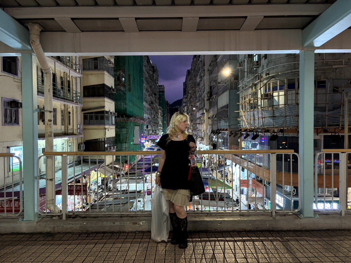 intynet_'s tweet photo. Hong Konggggg https://t.co/HafIVY1eeG