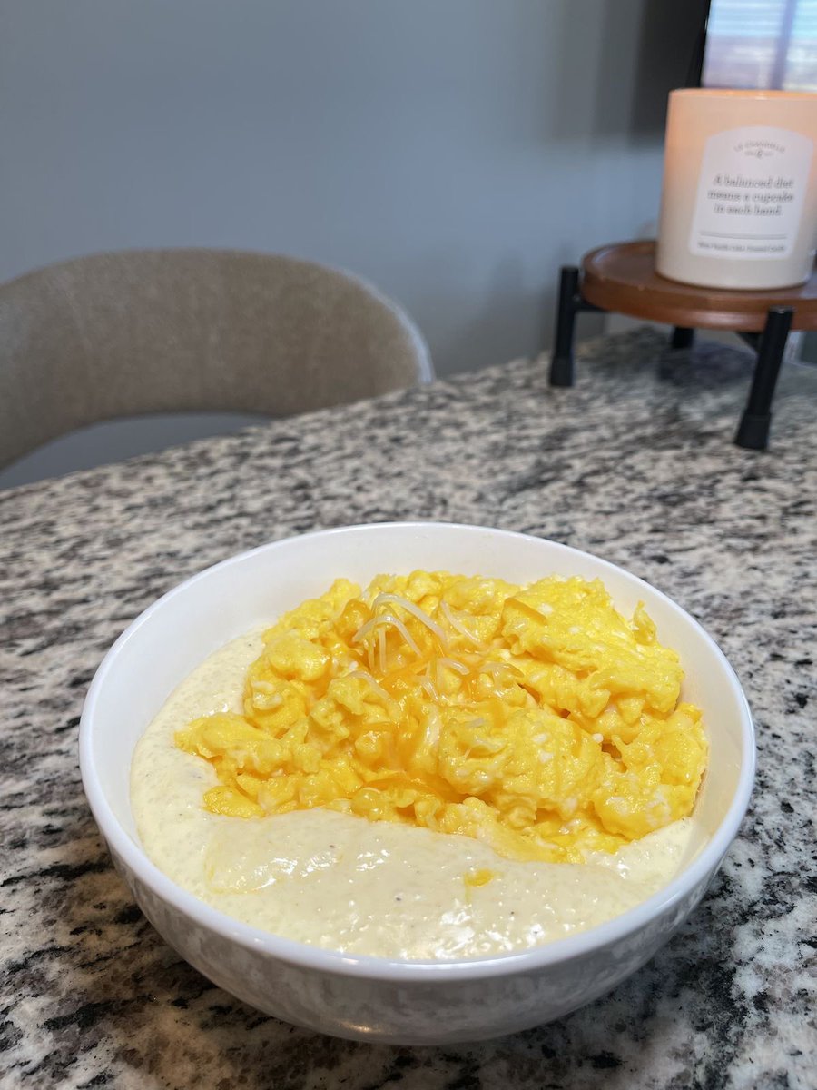 bossbabejass's tweet photo. Oatmeal OR Grits? 👀 https://t.co/gvbJgSHhFz