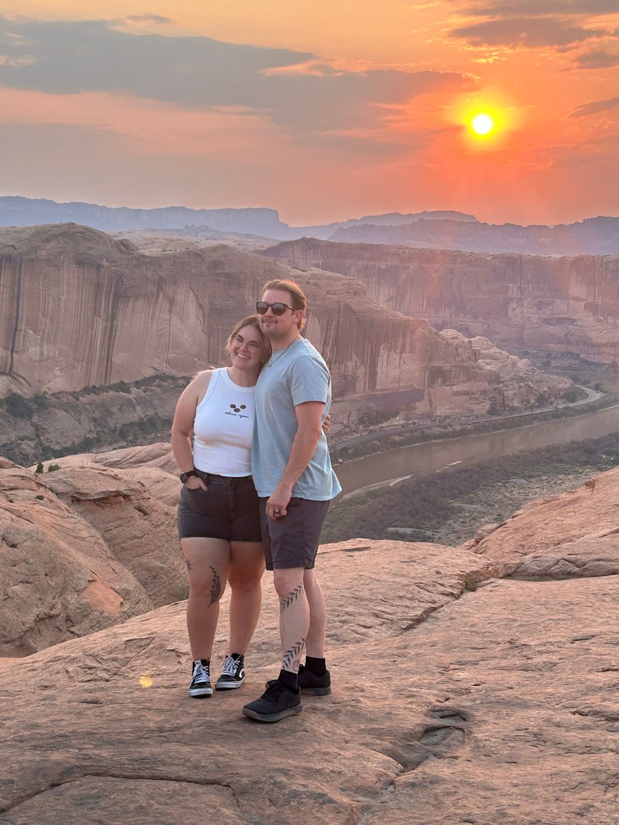 PortalToursMoab's tweet photo. Moab sunsets aren’t endings. They’re the grand finale to your adventure. 

#PortalOffroadTours #Portal2Adventure #MoabRocks #OpenThePortal #ServedOnTheRocks https://t.co/3PzcVdvvWi