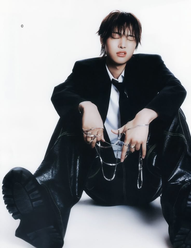 sparklewijuu's tweet photo. Some of my favourite euijoo looks~ a thread✧･ﾟ: *✧･ﾟ:* https://t.co/QPxaLwrxn0