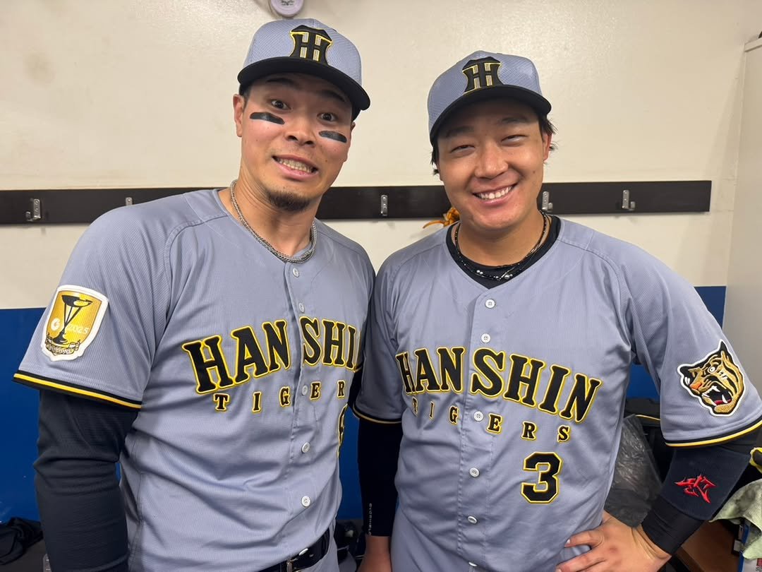 rollingtaro's tweet photo. 阪神クリーンアップサービス
今日は滞りなく業務を終えました
森下さんは先に本社に帰って
準備すると言ってました
何かつまらなさそうでした https://t.co/Fyy8rMrSzF