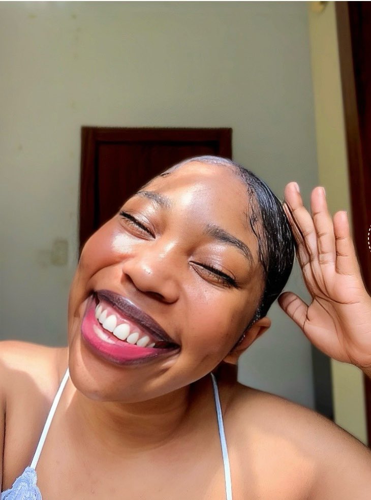 esther_stan's tweet photo. Me too . Dimples in full display 😆 https://t.co/UZsz5O282P