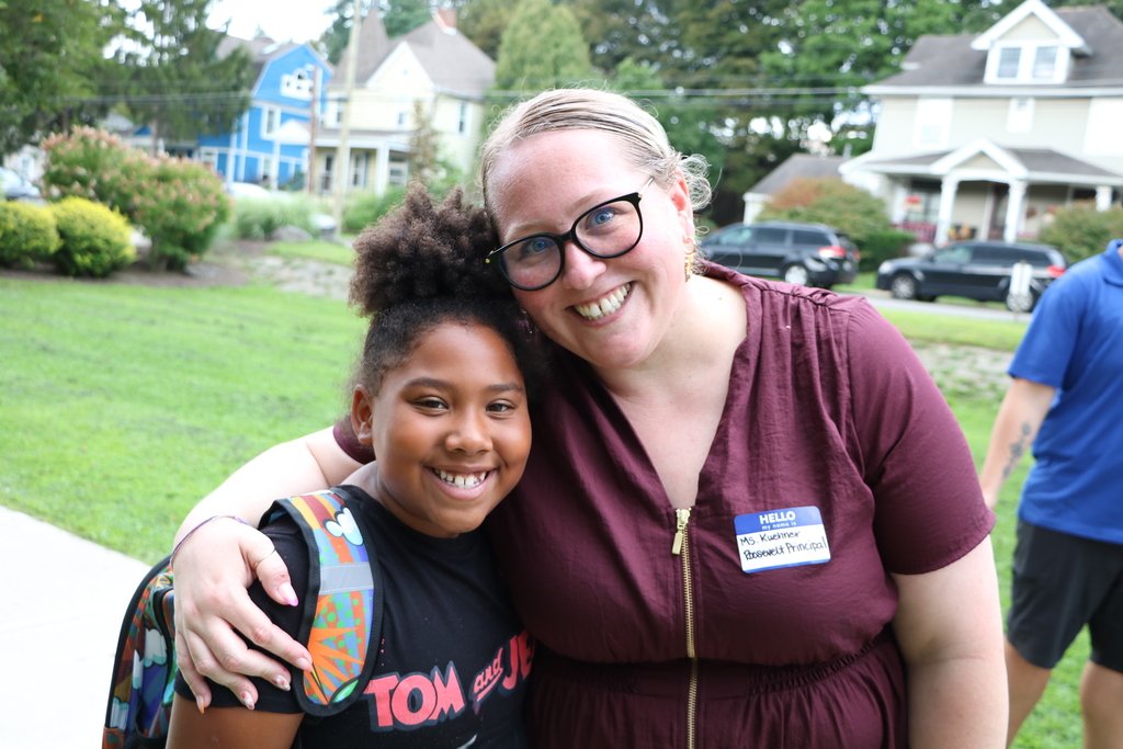 BinghamtonCSD's tweet photo. 🎒 | We had a great time last week at our special back-to-school events at Horace Mann, Calvin Coolidge and Woodrow Wilson! Our Roosevelt kids got a chance to see their school for next year while renovations continue and meet some new friends while they're at it! #BPatriotProud https://t.co/DWmX979aJM
