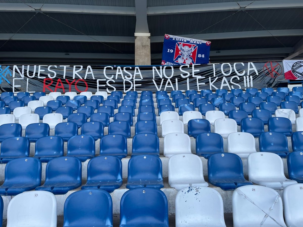 bukaneros92's tweet photo. Y de París, hasta Belèm, desde donde también nos llega apoyo en esta lucha de parte de @Furiaazul1984 . 

¡EL RAYO ES DE VALLEKAS! https://t.co/rqMPNkl932