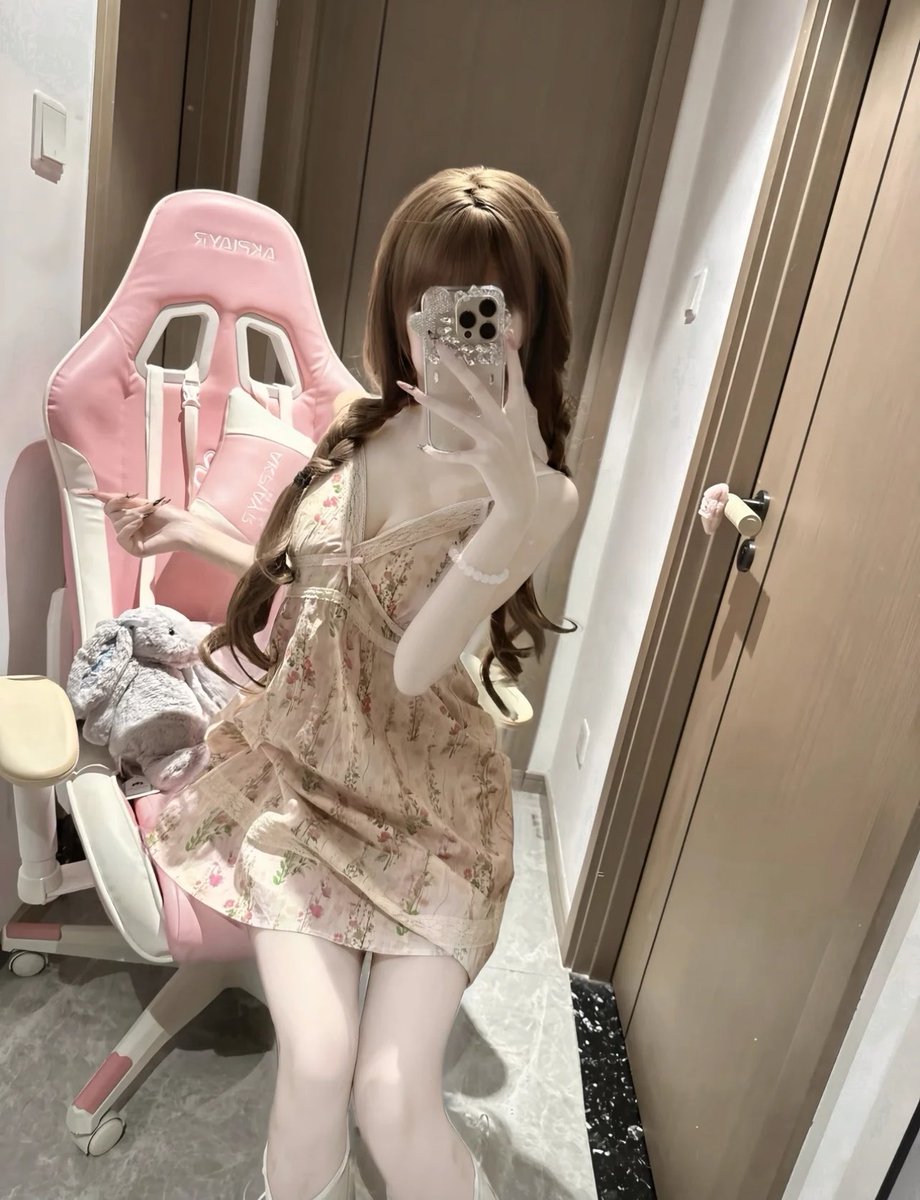 angela91if5's tweet photo. 今天继续！！！！

有人想锐评一下我的福嘛 🥹   

赶紧看，我要删了… https://t.co/Fe1YFgaT6S
