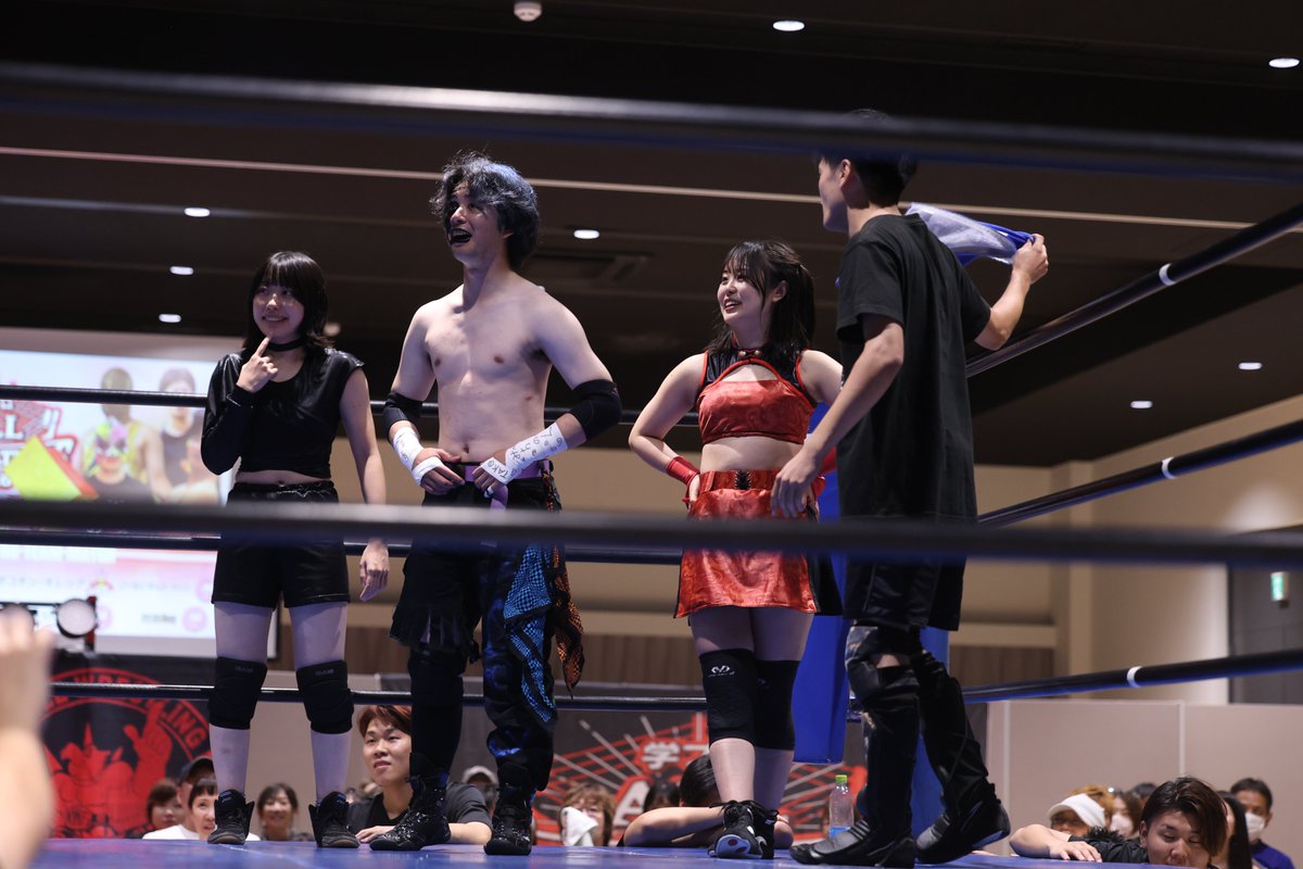 yoshionoblog's tweet photo. 出場した8人の中で唯一九州出身ではなく、またドラゴンズファンのワイズ選手
九州ではドラゴンズファンと組むことは許されないらしい
愛知勢ってドラゴンズネタが多いイメージあるな
#ALLGENERATIONS https://t.co/14I6ajrVSC