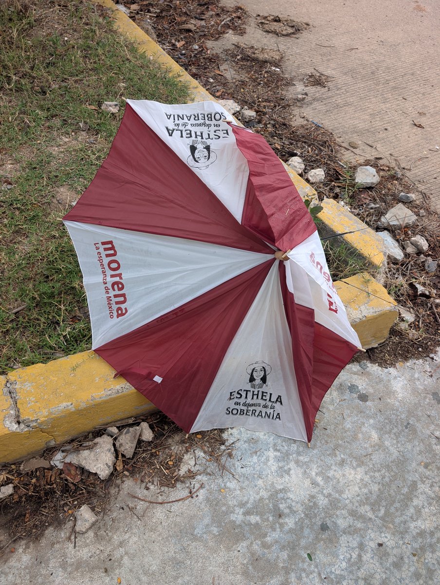 rthur013's tweet photo. La "Merch's" de MORENA, es como su gobierno...

Es barata, de baja calidad y no sirve para lo que fue hecha https://t.co/TGvCTD741J