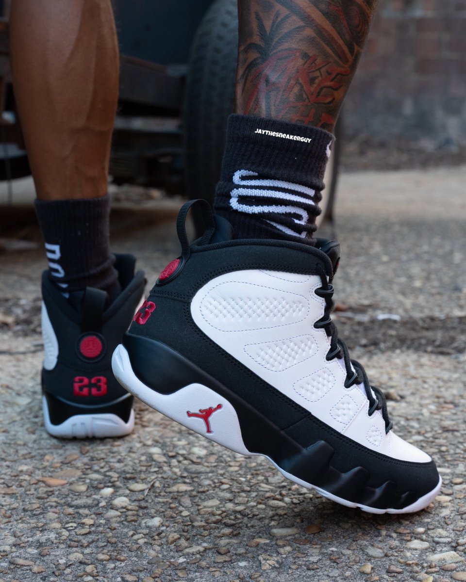 zSneakerHeadz tweet picture