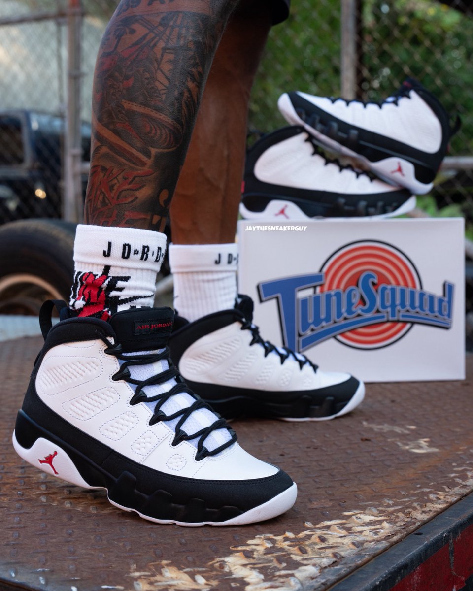 zSneakerHeadz tweet picture