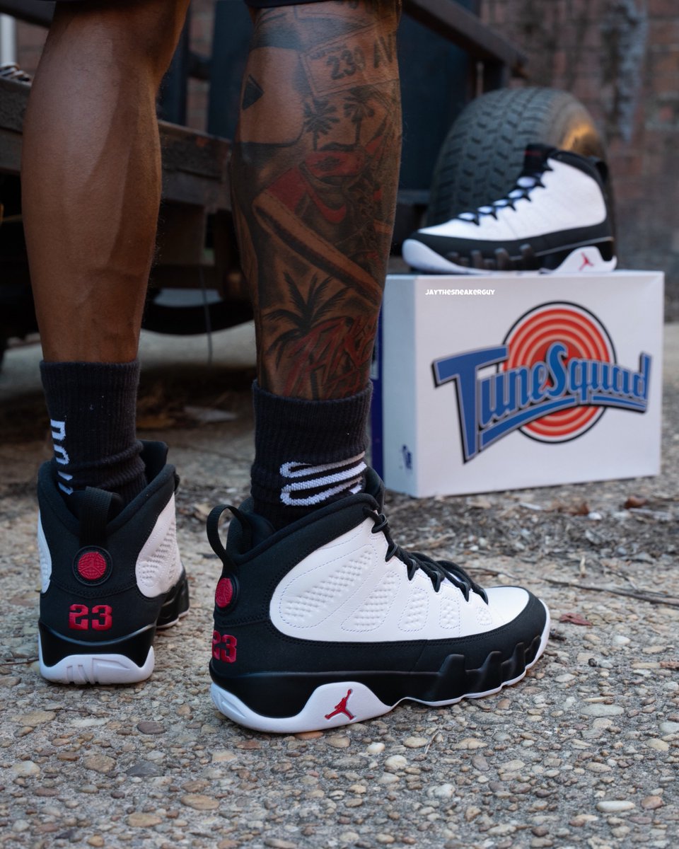 zSneakerHeadz tweet picture