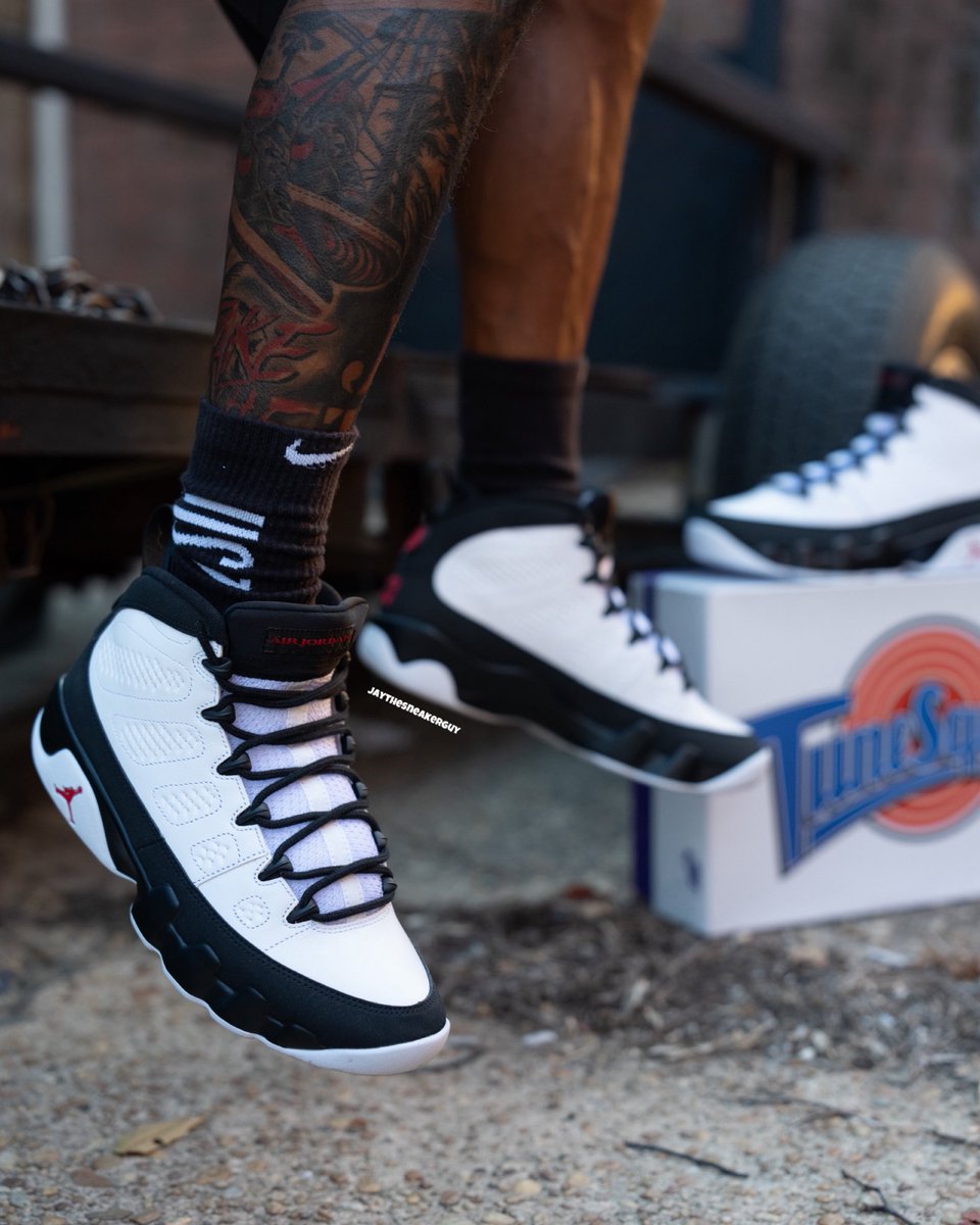 zSneakerHeadz tweet picture
