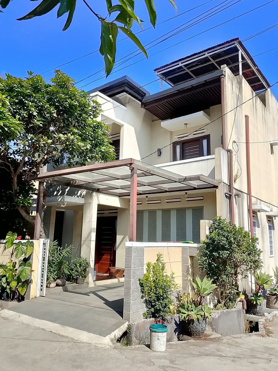 draftanakunpad5's tweet photo. pad! Hi guys aku lg nyari temen kontrakan di perumahan panorama, boleh cewe/cowo (diutamakan cewe) harganya di 750/bulan atau 6,75jt/tahun udah full furnished. Yang berminat bisa chat ke nomor ini ya 0895701293111 https://t.co/VRskboLgOA