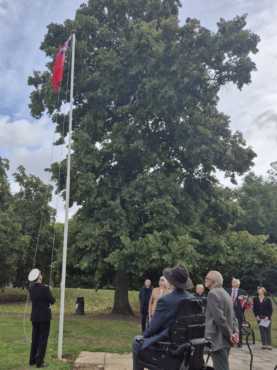 AlcesterRBL's tweet photo. Today we marked Merchant Navy Day with a flag raising ceremony. The Red Ensign was raised in remembrance and support for our Merchant Navy veterans and current members, past and present. #merchantnavy #merchantnavyday @MN_Fund @Seafarers_KGFS https://t.co/QBLh09brQS
