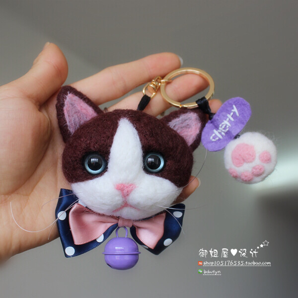 AllisonGlaoc's tweet photo. Aprende a hacer un llavero de fieltro con forma de gato en 5 minutos! Materiales sencillos y resultado adorable ， https://t.co/wezGQPGUoH