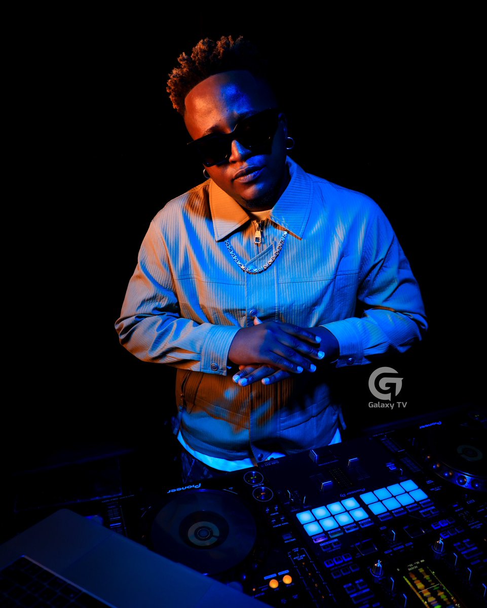 GalaxyTVUg's tweet photo. ON AIR: @DjMagicTouchUg1 is spinning nonstop heat OnYo Tele, serving premium mixes till 6PM.
Where Are You Watching #MixMode From? https://t.co/cbqpF23U1k
