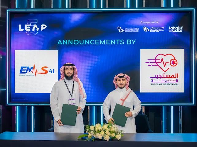 al_mustajeeb's tweet photo. من قلب معرض LEAP 2026 🚑✨
وقّعت شركة المستجيب المتفوق الطبية وWaveTech مذكرة تفاهم، في خطوة نحو مستقبل إسعافي أكثر ذكاءً، عبر توظيف الحلول الرقمية لرفع كفاءة الاستجابة والارتقاء بالخدمات الإسعافية.
#LEAP2026 #ليب26 #التحول_الرقمي #المستجيب_المتفوق https://t.co/OA3AMcTuVd
