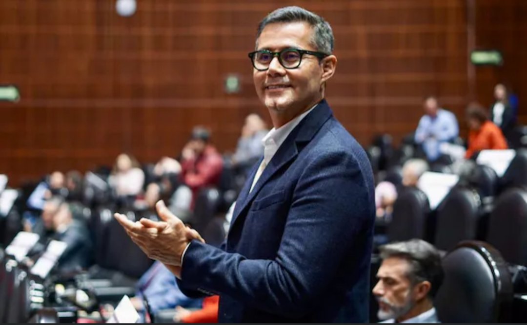 GuacamayanLeaks's tweet photo. Director de @Birmex, Carlos Ulloa, compró al contado 2 departamentos por 22 mdp; además, suma al menos 19 viajes por el mundo.

La #4T es una fábrica de delincuentes nuevos ricos. https://t.co/U7VI7ROCML
