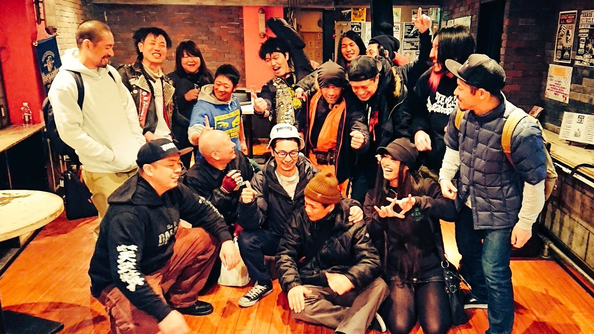 krankenstein333's tweet photo. コロナが流行らなければまだバンドやれてたかなと最近思う。
ほんとにあれから色々変わってしまったな。
家に眠ってる楽器、アンプを見るととても悲しいね。FxOxH楽しかったな https://t.co/25CkjjGIgo